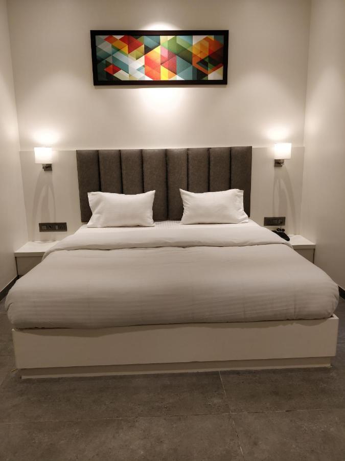 Hotel My Home Residency 나식 외부 사진
