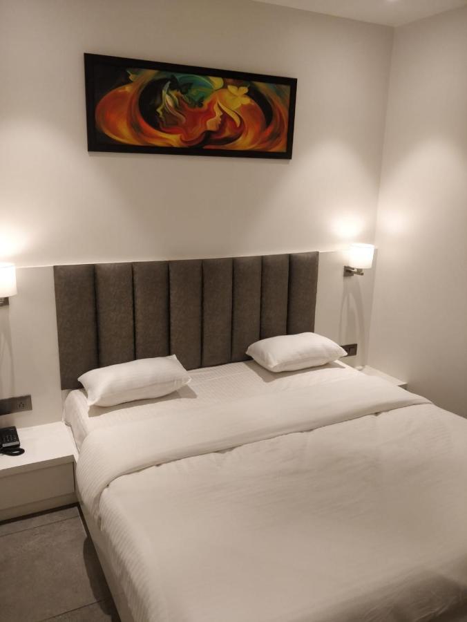 Hotel My Home Residency 나식 외부 사진